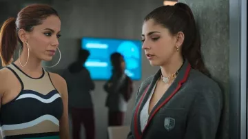 Collar gargantilla de cuero Andres Gallardo usado por Sara (Carmen Arrufat) como se ve en Elite (S07E08)