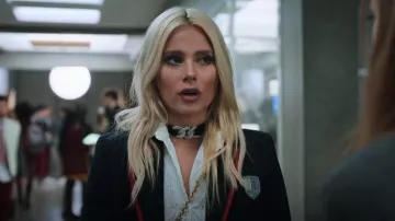 Gargantilla de diamantes de imitación de terciopelo de Zara usada por Isadora Artiñán (Valentina Zenere) como se ve en Élite (T07E04)