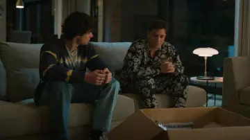 Liquor N Poker Straight Leg Denim Jeans in Dragon Print worn by Iván Carvalho (André Lamoglia) as seen in Elite (S07E05)