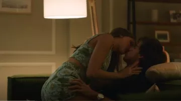 Pantalones cortos de jacquard de Zara con Rhines usados por Sara (Carmen Arrufat) como se ve en Elite (S07E05)