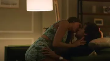 Zara Jacquard Shorts with Rhines worn by Sara (Carmen Arrufat) as seen in Elite (S07E05)