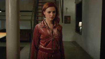 Chaqueta con cremallera Nana de Von Dutch Originals usada por Chloe (Mirela Balic) como se ve en Elite (S07E06)