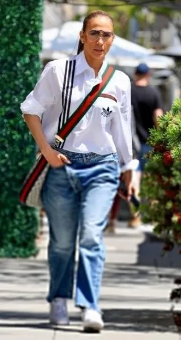 Chloe Ulys Gafas de aviador usadas por Jennifer Lopez en Beverly Hills el 3 de junio de 2023