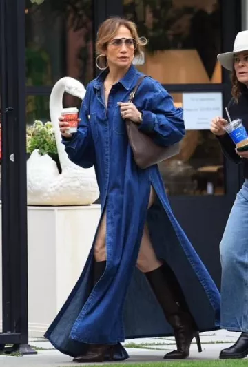 Chloe Ulys Gafas de aviador usadas por Jennifer Lopez en West Hollywood el 5 de junio de 2023