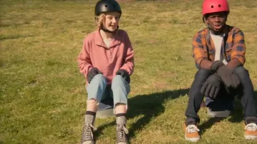 Zapatillas Converse Chuck Taylor All Star usadas por Ella McCaffrey (Lily Brooks O'Briant) como se ve en Life by Ella (S01E01)