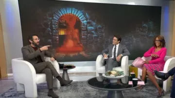 Pantalon à plis simples à carreaux Paul Smith porté par Josh Groban tel qu’on le voit dans CBS Mornings le 30 octobre 2023