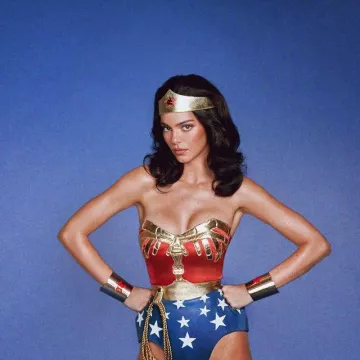 Wonder Woman Bustier worn by Kendall Jenner on her Instagram account @kendalljenner