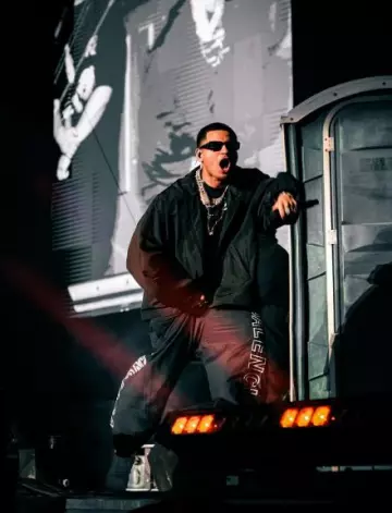 Balenciaga Black Back Logo Windbreaker Jacket worn by Jesus Ortiz Paz on the Instagram account @jesusortizpazfr
