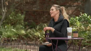 T-shirt à manches longues Skims porté par Olivia Flowers comme on le voit dans Southern Charm (S09E08)