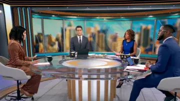 Express Editor High Waisted Velvet Corduroy Trouser Flare Pant worn by Jo Ling Kent as seen in CBS Mornings on November 2, 2023