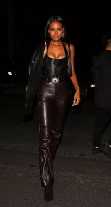 David Yurman the Sculpted Cable Bracelet in 18K Yellow Gold worn by Jasmine Tookes in  Los Angeles on October 30, 2023