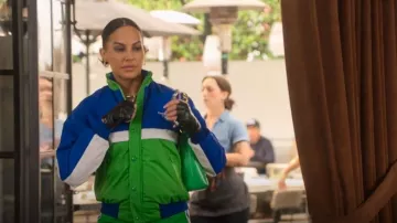 Veste de course Kawasaki USA Vintage portée par Amanza Smith comme on le voit dans Selling Sunset (S07E02)