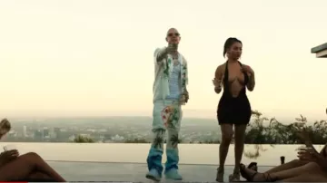 Rhude Pal­mas Snap Short-Sleeve Shirt worn by Millyz in Clear Time feat. OhGeesy (Official Video)