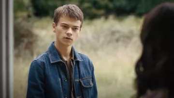 Vans Drill Chore Coat Den­im Jack­et worn by Lucas Wrigley (Conrad Khan) as seen in The Burning Girls (S01E01)