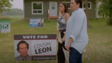 Forever 21 90s Colorblock Jeans worn by Jo (Roseanne Supernault) as seen in Acting Good (S02E03)