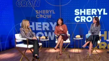 Veronica Beard Fulham Faux Snakeskin Jacket In Khaki Multi worn by Sheryl Crow as seen in Good Morning America on  November 3, 2023