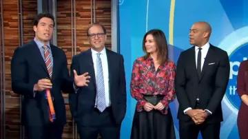 Milly Lacey Top boutonné à imprimé floral porté par Rebecca Jarvis dans Good Morning America le 6 novembre 2023