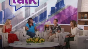 Vestido de verano de lino Tagliatelle Reformation usado por Amanda Kloots como se ve en The Talk el 12 de octubre de 2023