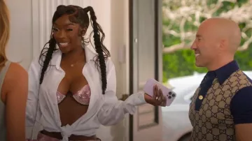Van Cleef & Arpels Mag­ic Al­ham­bra Long Neck­lace worn by Chelsea Lazkani as seen in Selling Sunset (S07E11)