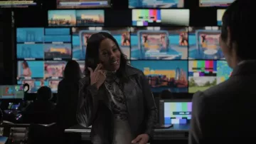 Vince Clas­sic Leather Jack­et worn by Mia Jordan (Karen Pittman) as seen in The Morning Show (S03E10)