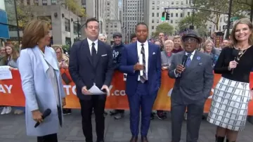 Ted Baker Sandra Coat worn by Hoda Kotb as seen in Today on November 7, 2023