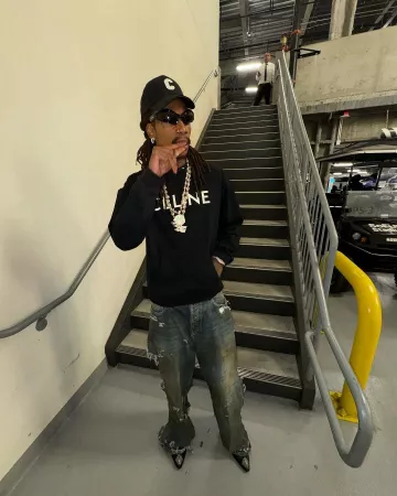 Celine Black C-Patch Snapback worn by Wiz Khalifa on the Instagram account @wizkhalifa