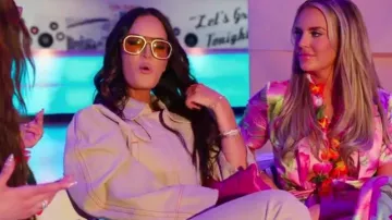 Jacquemus La veste de Nîmes Meio Veste en jean courte portée par Lisa Barlow vue dans The Real Housewives of Salt Lake City (S04E09)