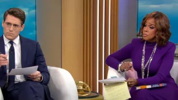 Sergio Hudson Robe mi-longue pull à épaules fortes portée par Gayle King comme on le voit dans CBS Mornings le 6 novembre 2023