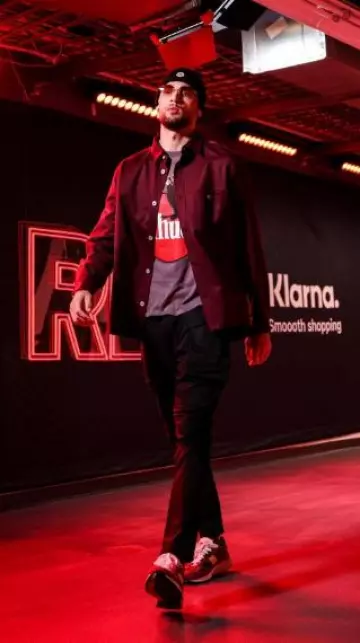 New Balance 992 Made In USA Burgundy portée par Zach LaVine sur le compte Instagram @zachlavine8