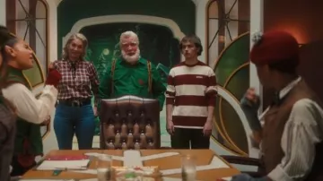 Camisa de punto de corte holgado de H&M usada por Cal (Austin Kane) como se ve en The Santa Clauses (S02E02)