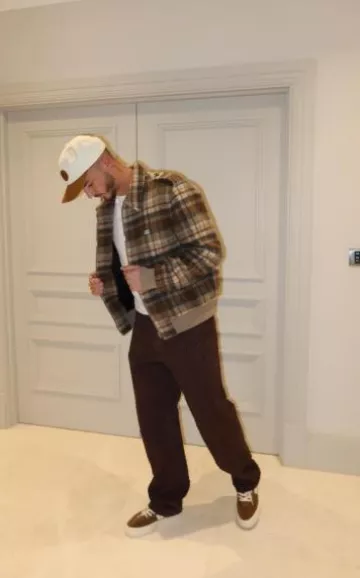 Jaded London Brown Allover Distressed Skater Jeans worn by James Maddison on the Instagram account @madders