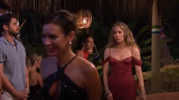 Oh Polly Cecily Off The Shoulder Frunced Corsé Maxi Vestido en Rojo usado por Rachel Recchia como se ve en Bachelor in Paradise (T09E07)