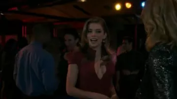 Vestido negro de Halo Hanna usado por Naomi Clark (AnnaLynne McCord) como se ve en 90210 (S04E12)