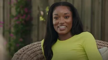 Camiseta de manga larga Skims Fits Everybody usada por Hali Okeowo como se ve en FBoy Island (S03E04)