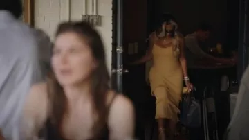 Sandro Anvers Robe mi-longue en tricot pointelle portée par Karen Huger comme on le voit dans The Real Housewives of Potomac (S08E01)