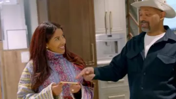 Col roulé Hollis Fair Isle porté par Kyra Epps dans Rachat du bloc (S01E01)