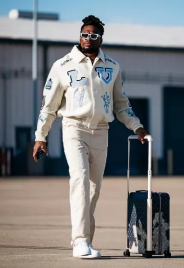 Louis Vuitton Light Blue 1.1 Millionaires Sunglasses worn by Derrick Henry on the Instagram account @last_king_2