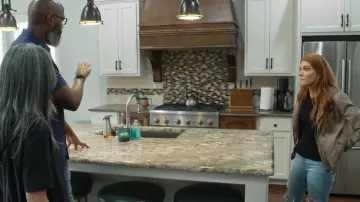 Levi's High Waist Flare Jeans in Blue worn by Jenn Todryk as seen in No Demo Reno (S03E09)