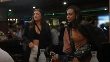 Hombro Chanel Matelassé usado por Jordan Emanuel como se ve en Winter House (T03E02)