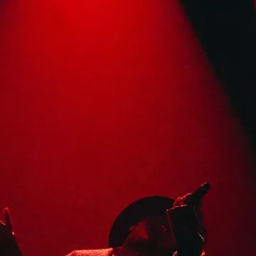 The black wool hat De Bornarel worn by Soprano live on his Instagram account @sopranopsy4