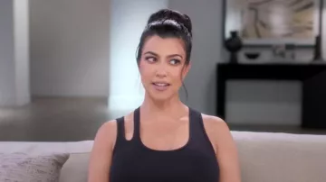 Débardeur Helmut Lang porté par Kourtney Kardashian dans The Kardashian (S04E08)