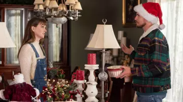 Green Plaid Jacket worn by Graham Stroop (Robbie Amell) in EXmas movie outfits