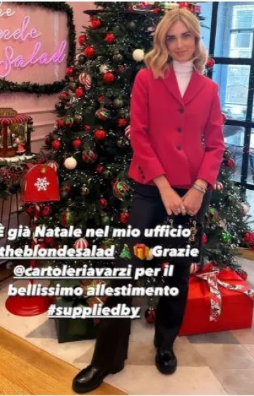 Dior Small Lady Dior My Abcdior Bag en piel de cordero cannage negra usado por Chiara Ferragni en su historia de Instagram el 17 de noviembre de 2023