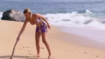 Falda de baño de la suerte de Dippin' Daisy en Hibiscus Punch usada por Jessica Girod como se ve en Bachelor in Paradise (T09E08)