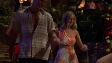 Hello Molly Vacays With You Mini Vestido en Naranja usado por Jessica Girod como se ve en Bachelor in Paradise (T09E08)
