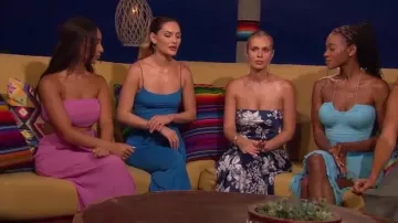 Vestido largo plisado Meshki Christine Wave con corte en rosa rosa usado por Kylee Russell como se ve en Bachelor in Paradise (T09E08)