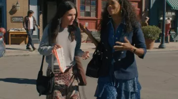 Veronica Beard Sira Jupe mi-longue en voile de soie imprimé drapé portée par Patricia 'Pat' Phelps (Courteney Cox) comme on le voit dans Shining Vale (S02E05)