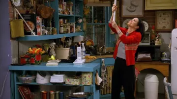 des années 90 en laine d’agneau Fair Isle pull rouge porté par Monica Geller (Courteney Cox) comme on le voit dans les tenues de la série télévisée Friends (S03E16)