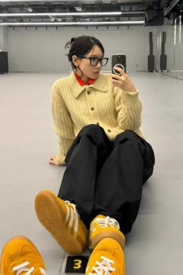 Adidas Samba Gazelle Sneakers worn by Taeyeon on her Instagram Post on November 19, 2024