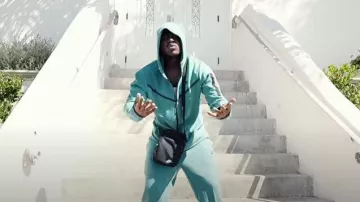 Sweat à capuche Nike Mineral Teal Fleece Zip porté par Remble dans « PAINT THE TOWN BLUE FREESTYLE » (CLIP OFFICIEL)